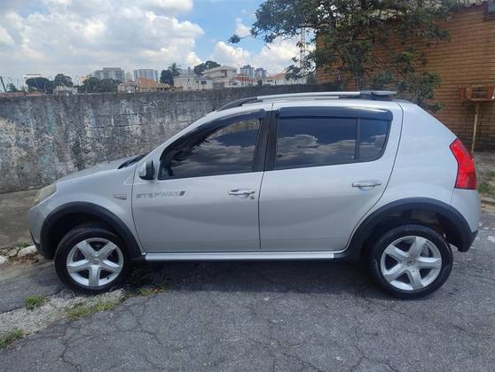 RENAULT SANDERO 1.6 STEPWAY 16V FLEX 4P MANUAL